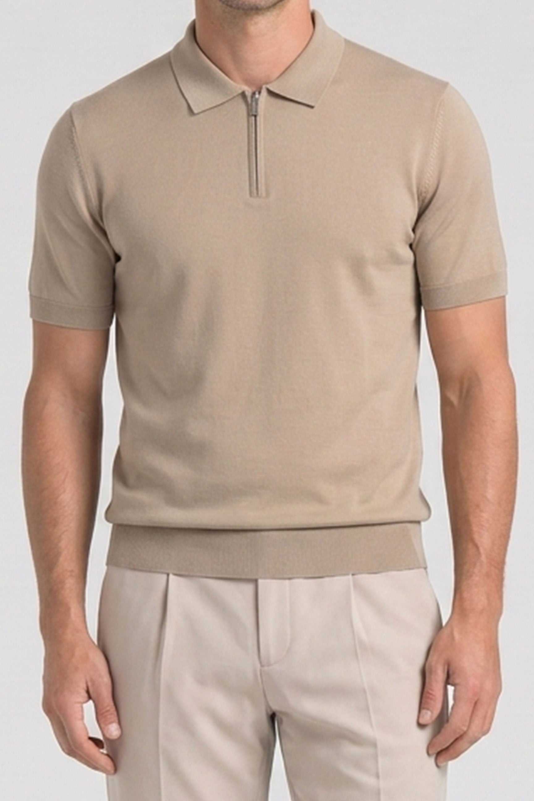 Polo beige à col zippé en maille pour homme