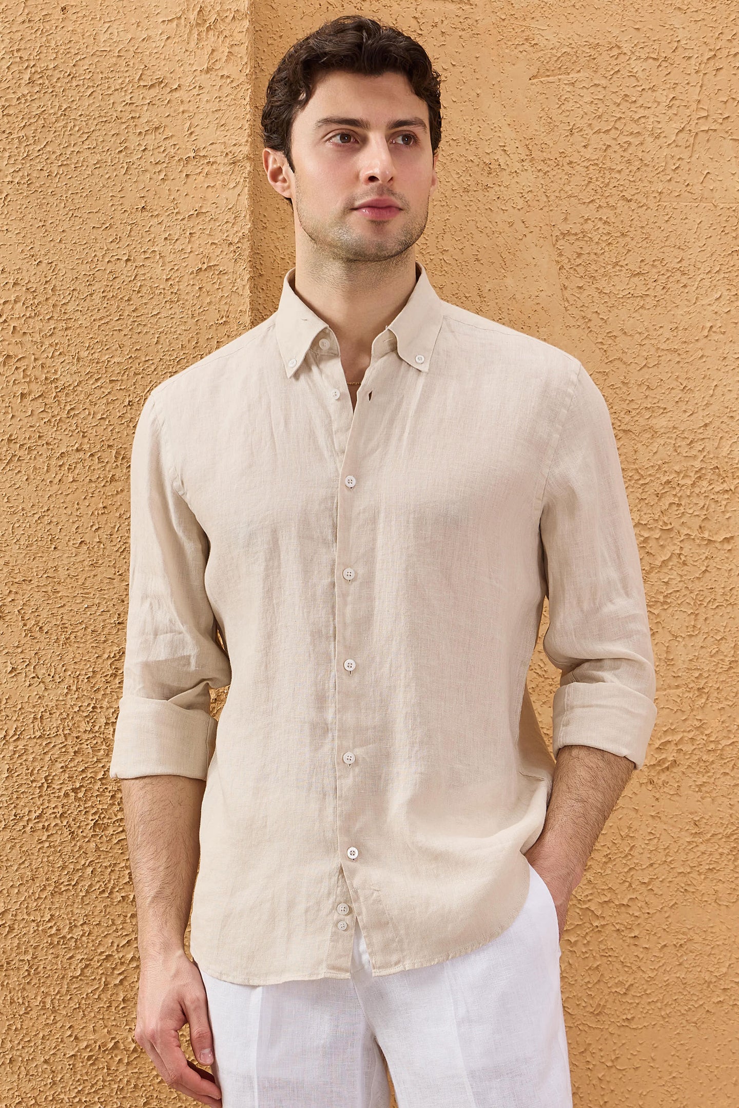 Chemise d'été beige en pur lin pour homme, manches longues, boutonnée