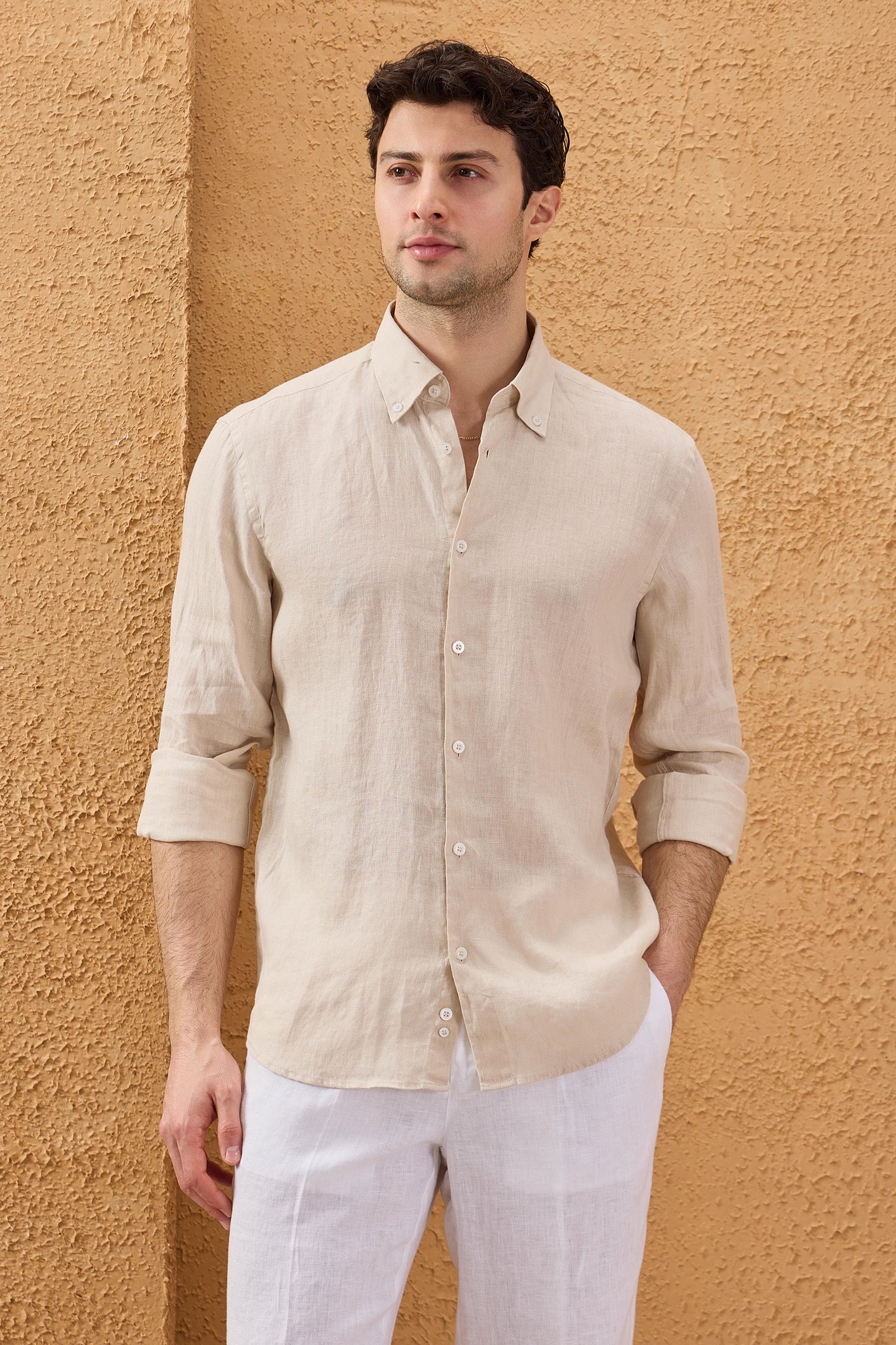 Chemise d'été beige en pur lin pour homme, manches longues, boutonnée