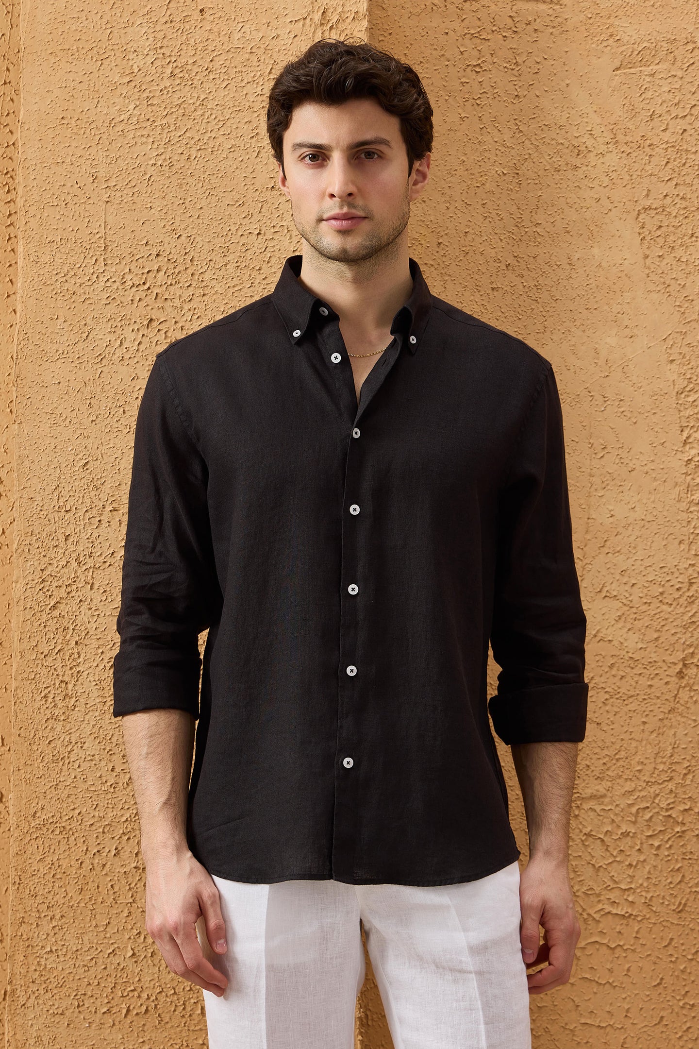 Chemise d'été à manches longues en pur lin noir pour homme