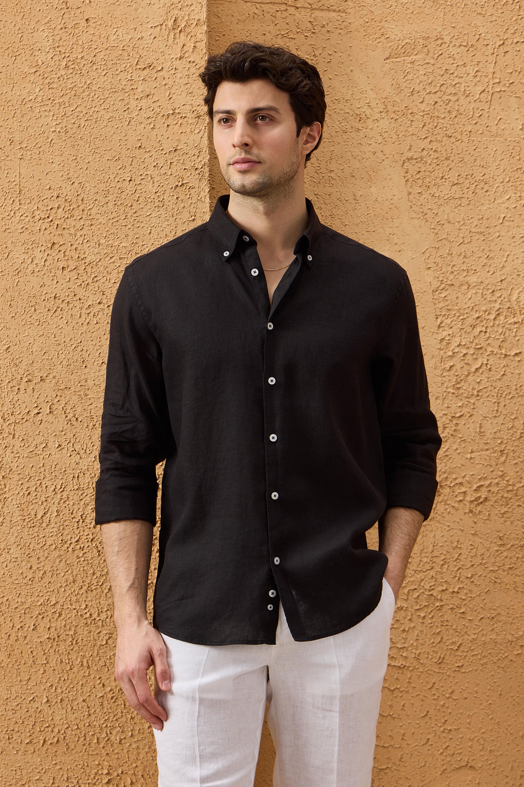 Chemise d'été à manches longues en pur lin noir pour homme