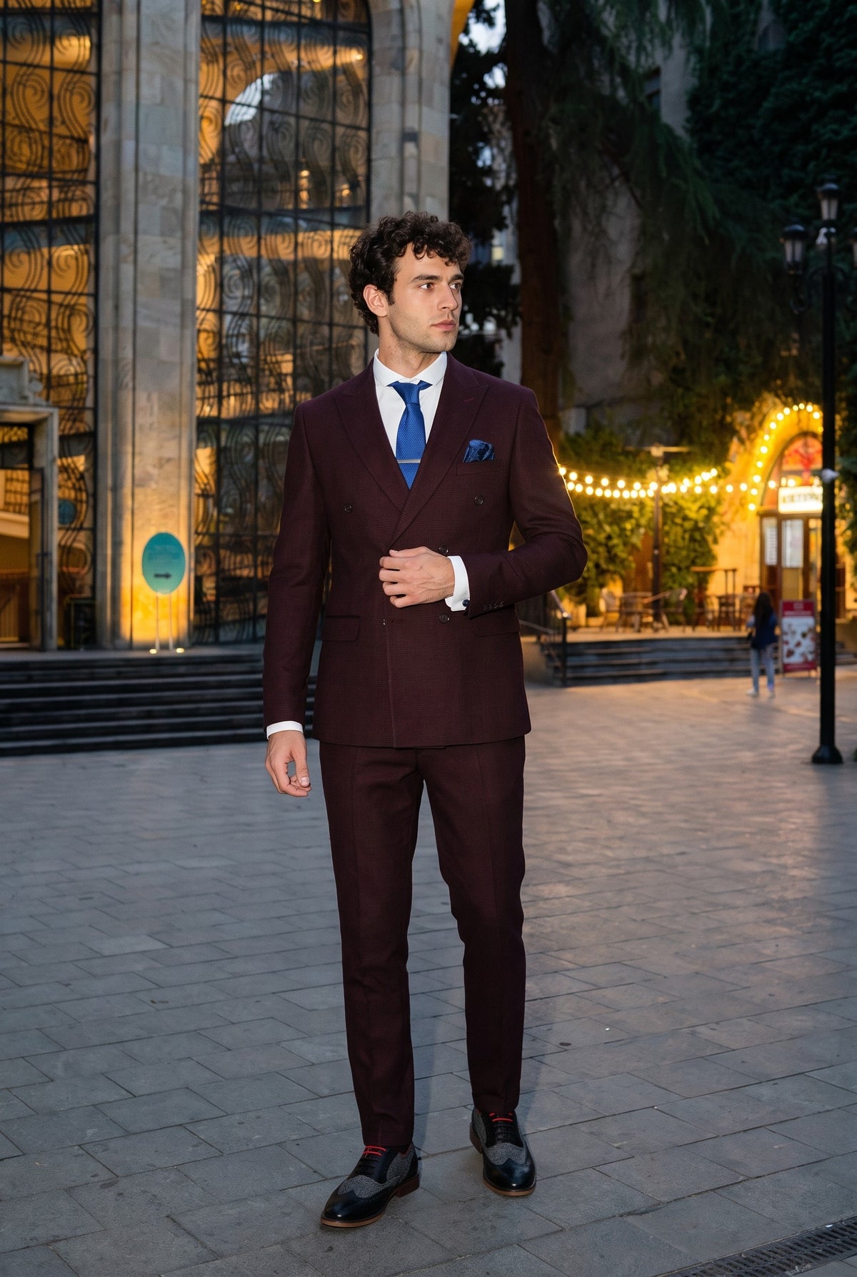 Look #733 styled with Regent - Costume croisé deux pièces bordeaux pour homme
