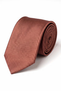 Cravate fine unie marron clair pour homme