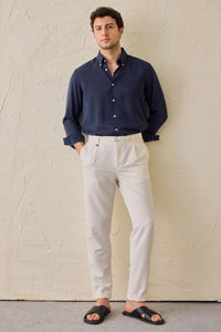 Pantalon Gurkha plissé crème pour homme, taille ajustable, coupe fuselée.