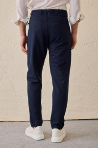 Pantalon Gurkha plissé bleu marine pour homme, taille ajustable, coupe fuselée.