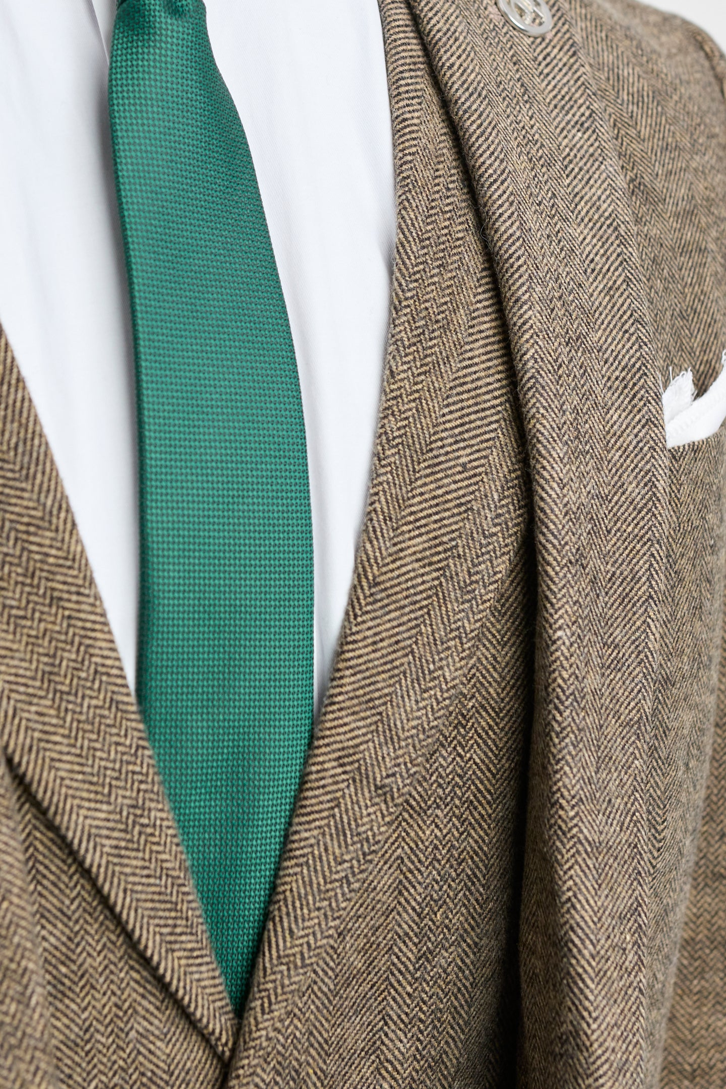 Costume trois pièces en tweed à chevrons marron chêne