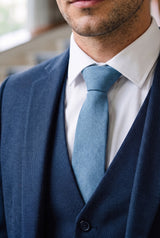 Cravate pour homme en daim bleu clair