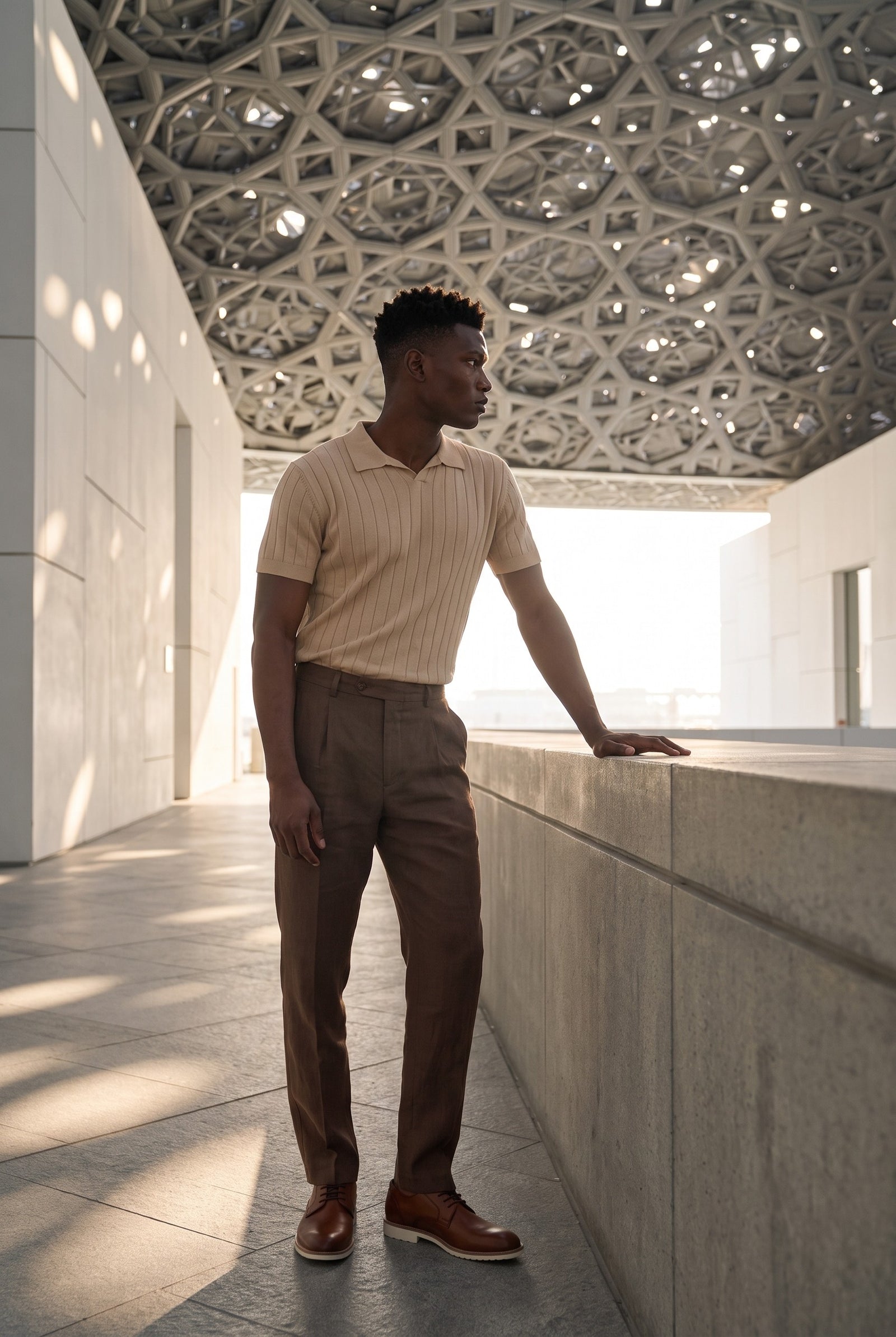 Look #891 styled with Pantalon homme marron 100 % lin, plissé, à cordon de serrage, coupe droite décontractée