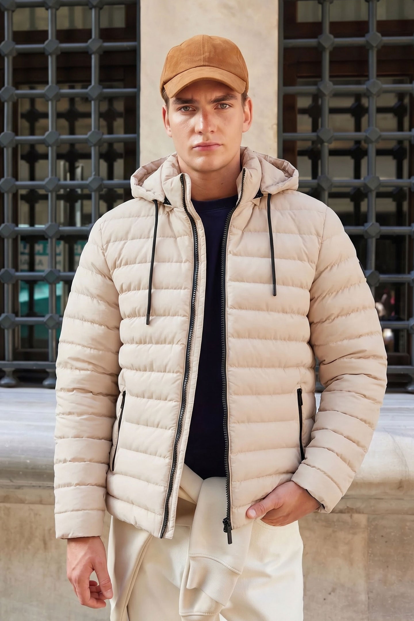 Doudoune beige à capuche pour homme, légère et matelassée, fermeture éclair