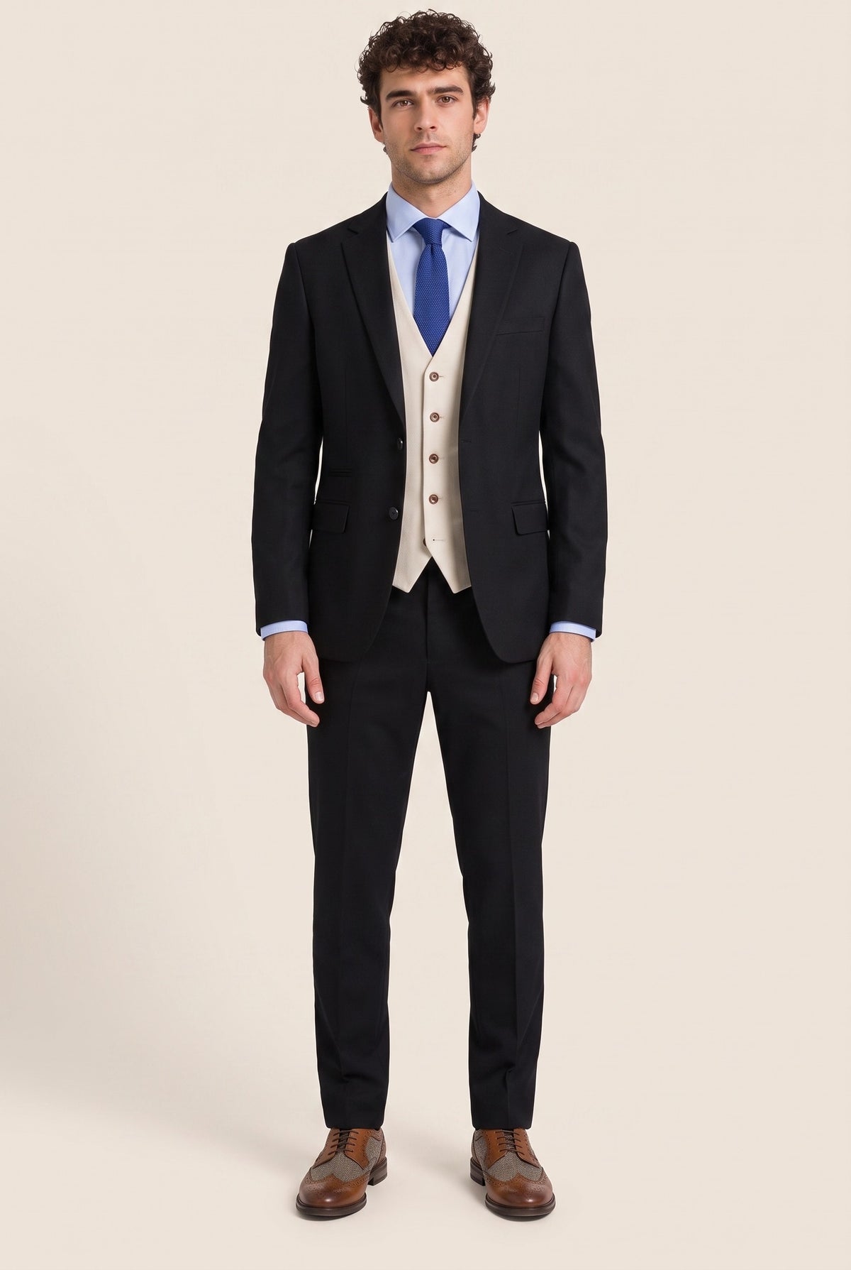 Look #1006 styled with Mayfair - Costume trois pièces noir pour homme avec gilet crème