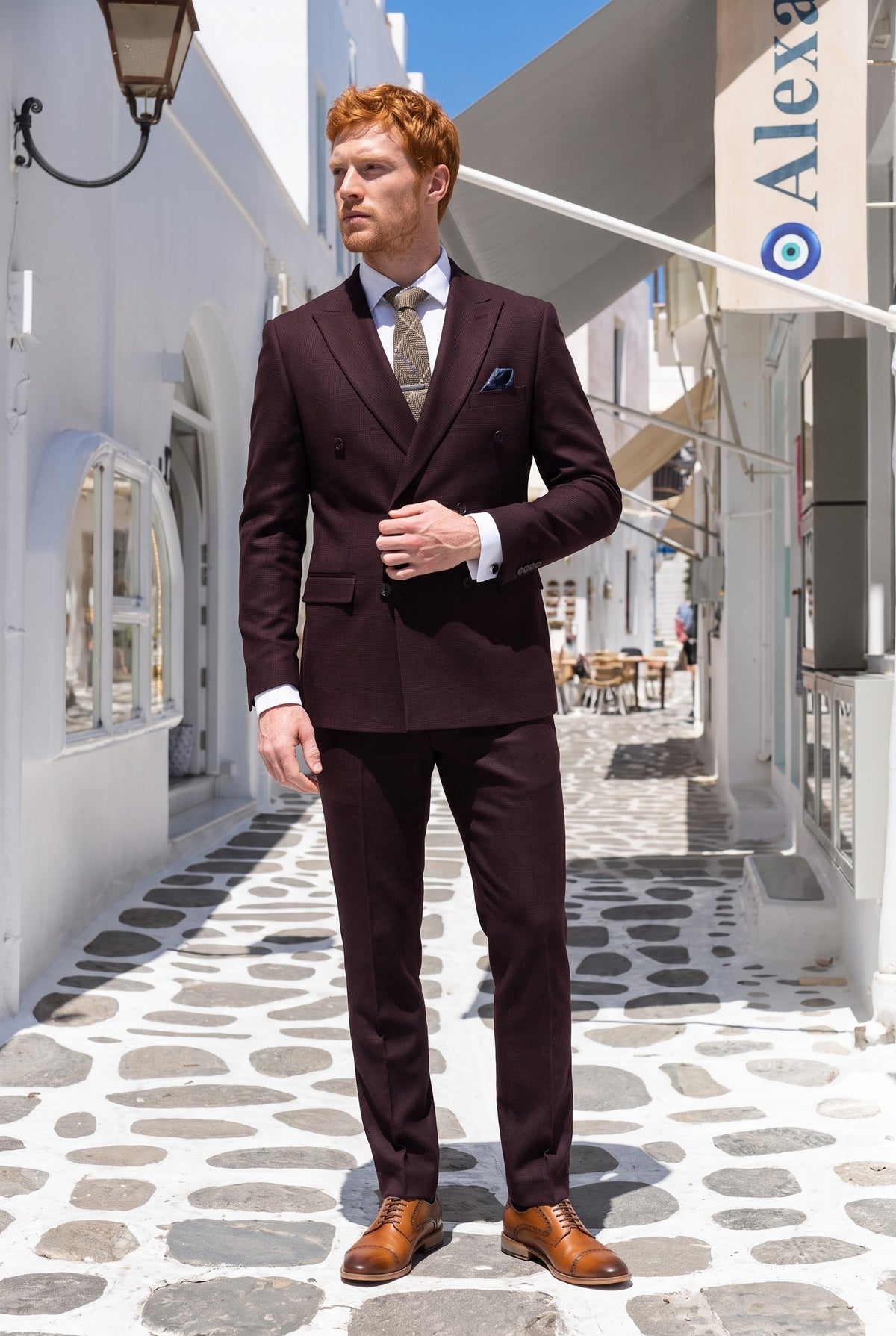 Look #732 styled with Regent - Costume croisé deux pièces bordeaux pour homme