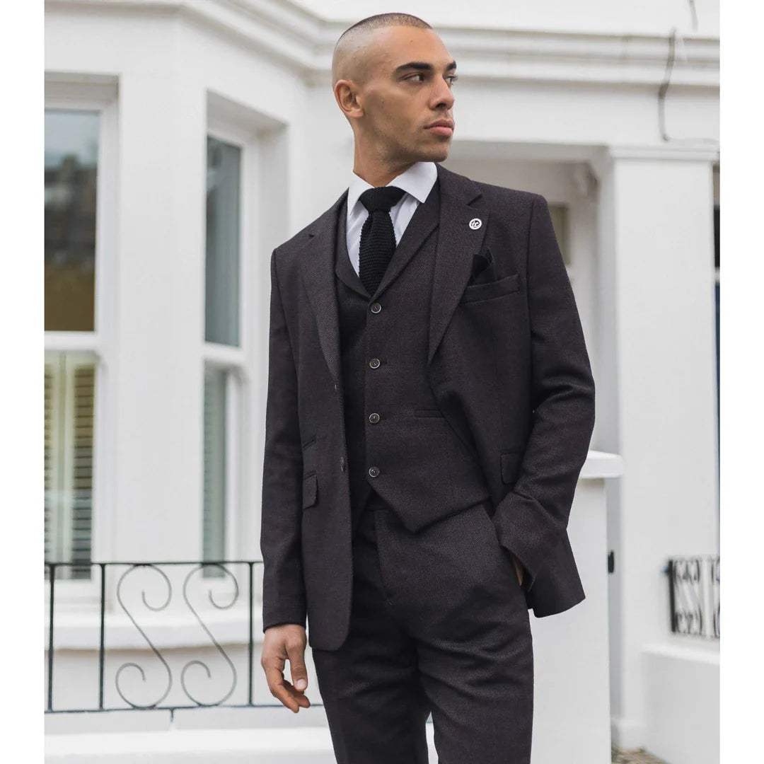 Costume trois pièces pour homme en tweed à chevrons prune