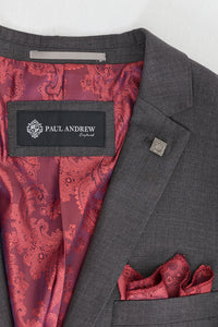 Costume trois pièces gris anthracite pour homme, coutures classiques, idéal pour mariage, été ou bal de promo.