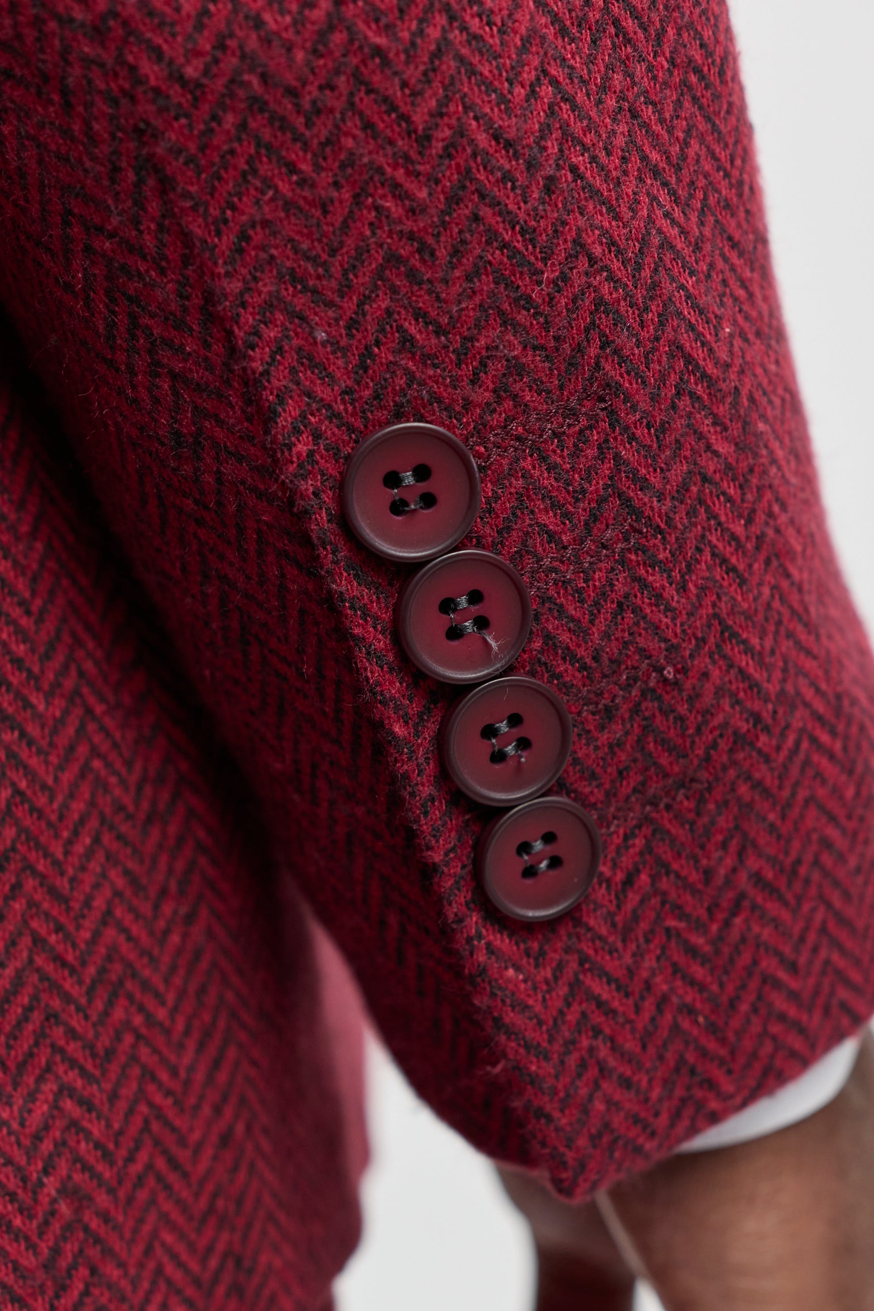 Costume trois pièces en tweed bordeaux à chevrons pour homme - STZ11