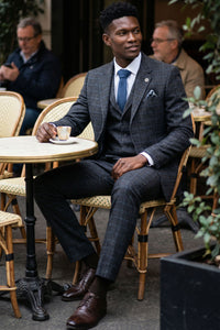 Costume trois pièces pour homme à carreaux tartan gris