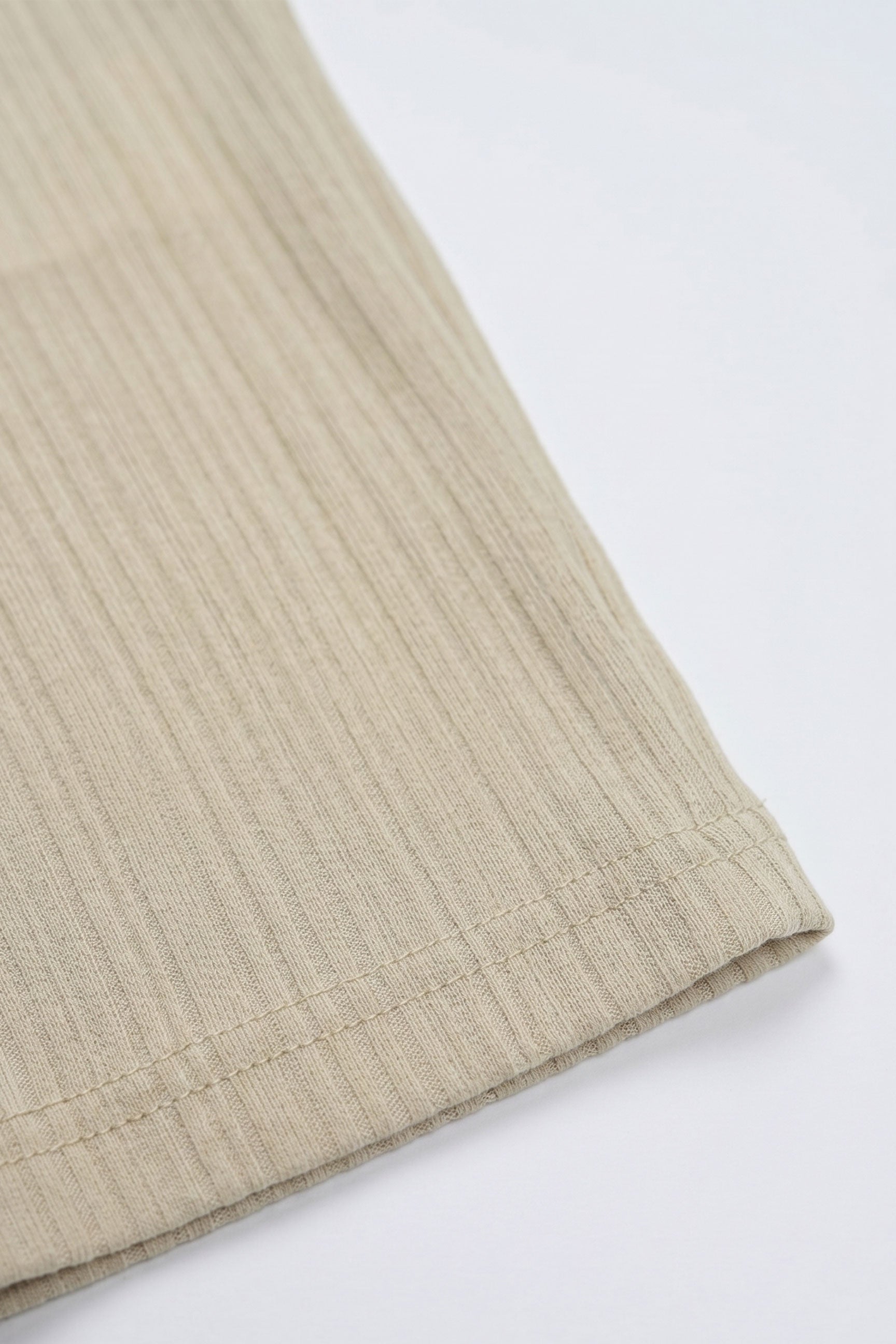 T-shirt classique côtelé beige pour homme