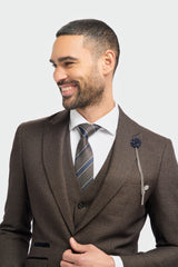 Costume trois pièces à carreaux pour homme, tweed noir et marron, coupe ajustée, style Peaky Classic, idéal pour un mariage.