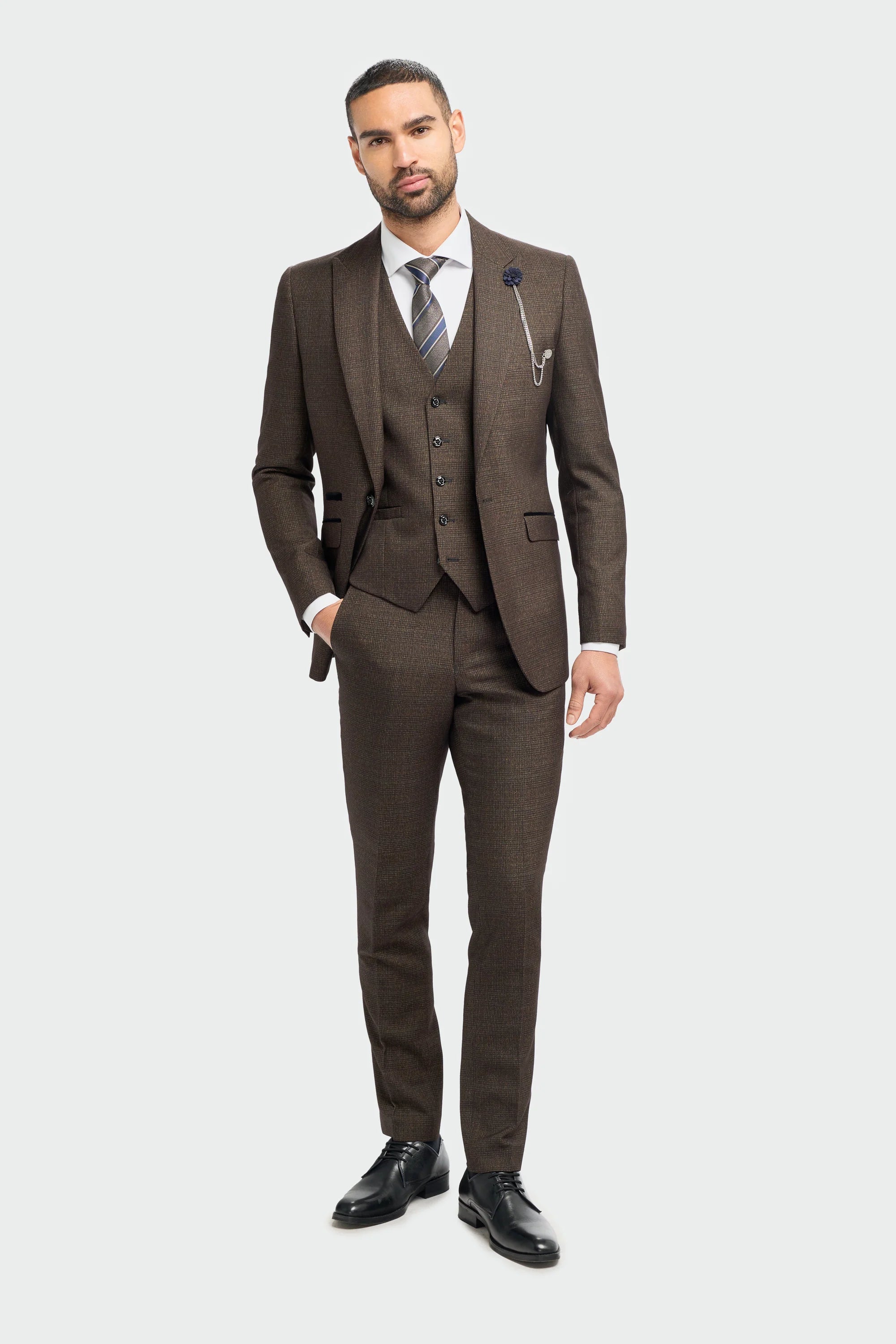 Costume trois pièces à carreaux pour homme, tweed noir et marron, coupe ajustée, style Peaky Classic, idéal pour un mariage.