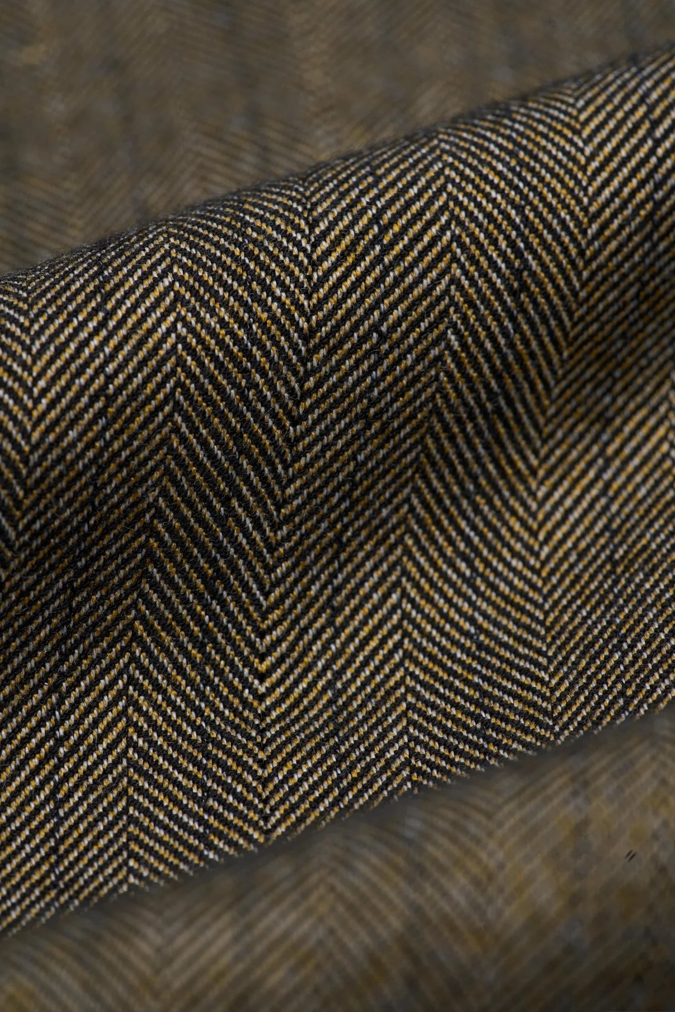 Costume trois pièces pour homme en tweed à chevrons vert olive