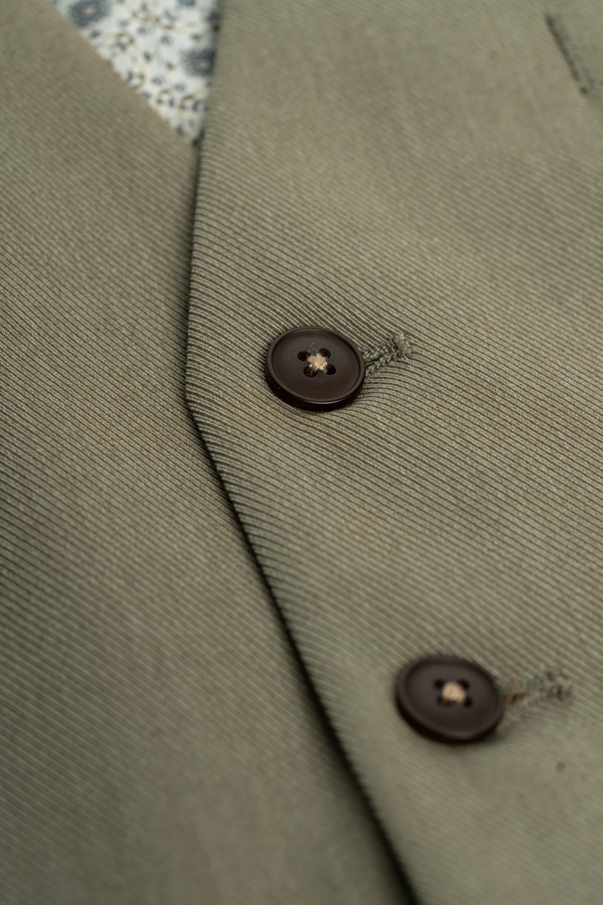 Donatella - Costume trois pièces vert sauge pour homme, coupe ajustée