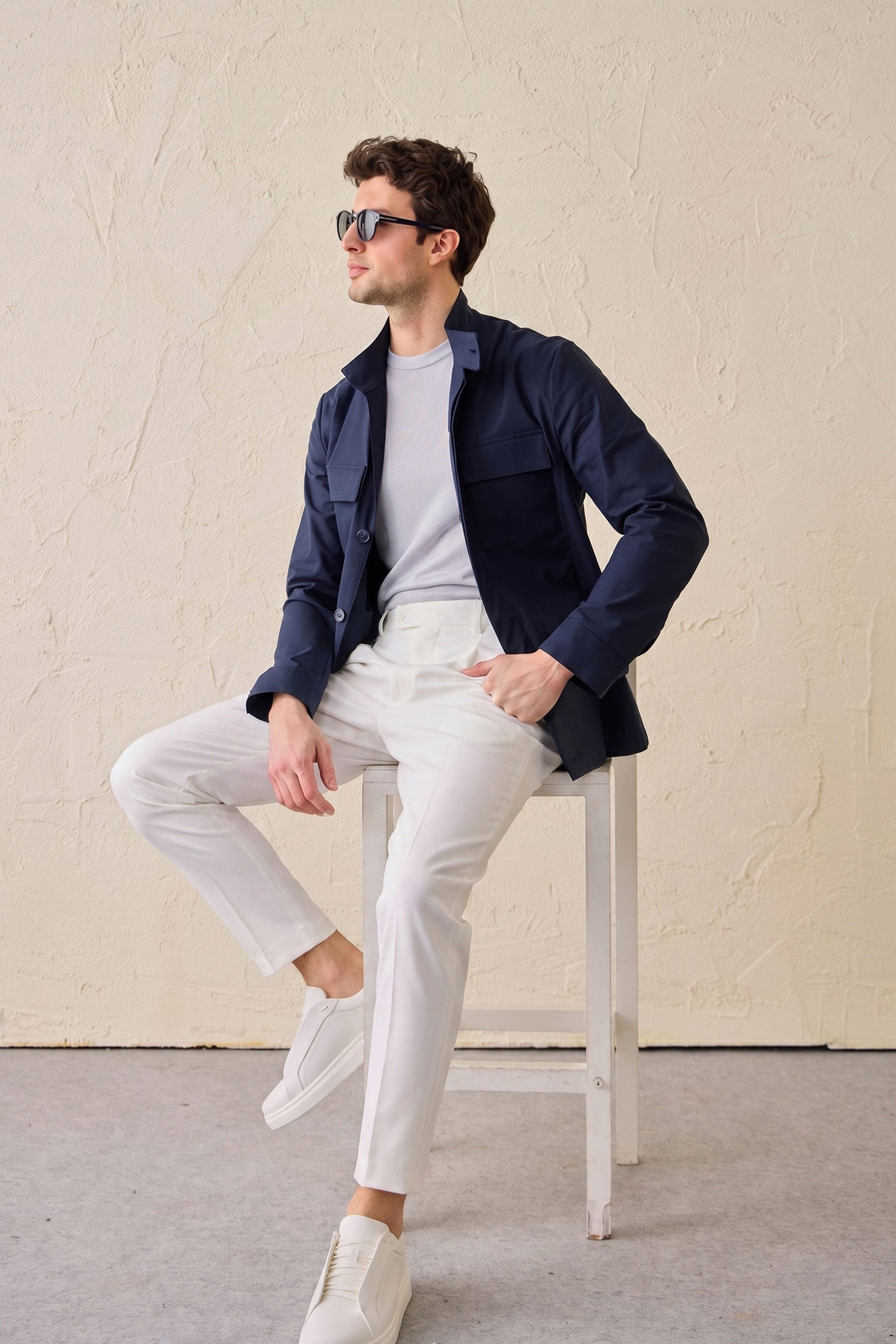 Ensemble veste safari bleu marine en coton mélangé et pantalon blanc pour homme, tenue décontractée élégante