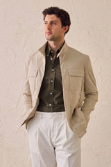 Ensemble veste safari beige en coton mélangé et pantalon blanc pour homme, tenue décontractée élégante
