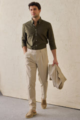 Pantalon beige plissé élégant et décontracté pour homme, coupe classique ajustée