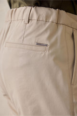 Pantalon beige plissé élégant et décontracté pour homme, coupe classique ajustée
