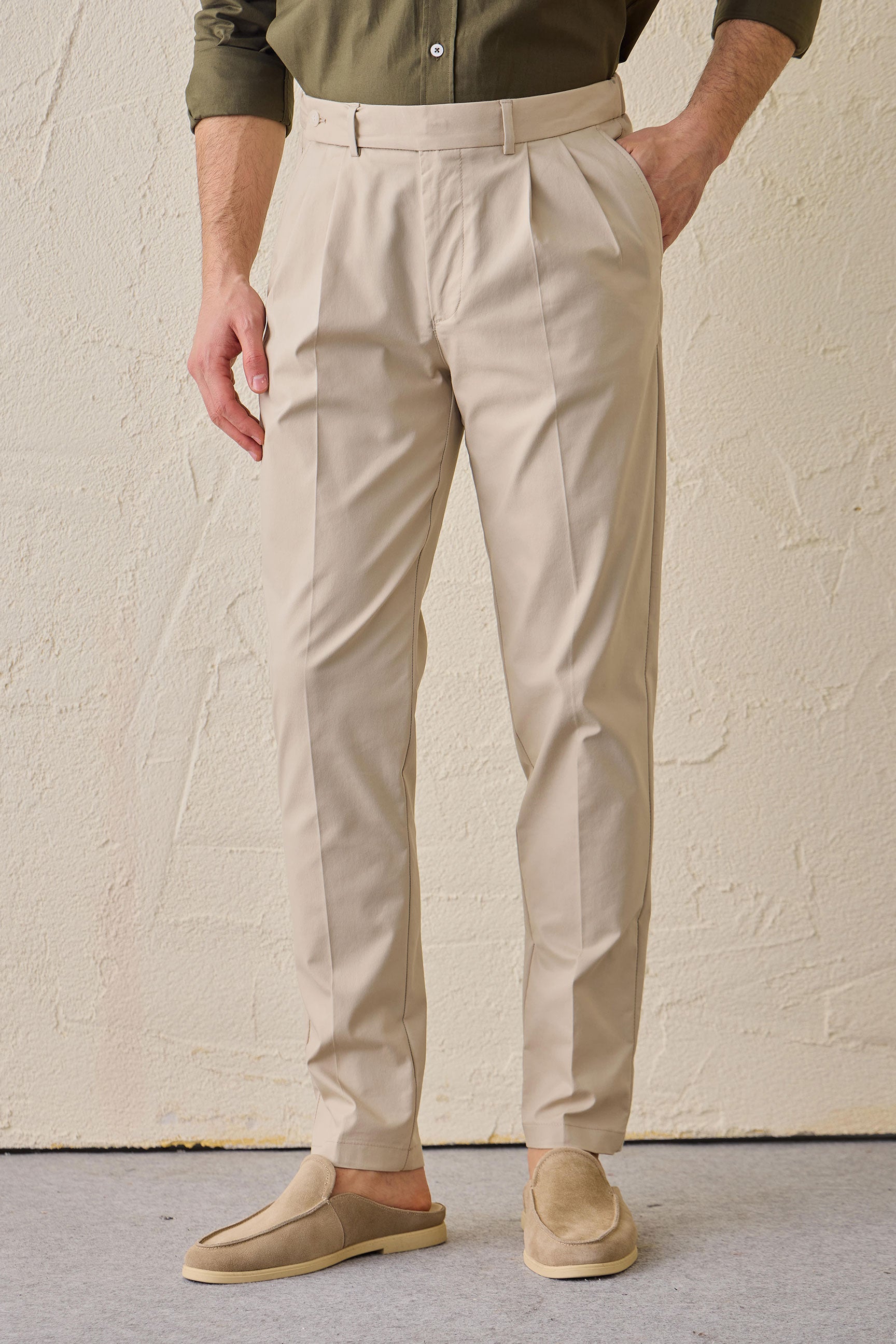Ensemble veste safari vert sauge en coton mélangé et pantalon beige pour homme, tenue décontractée élégante