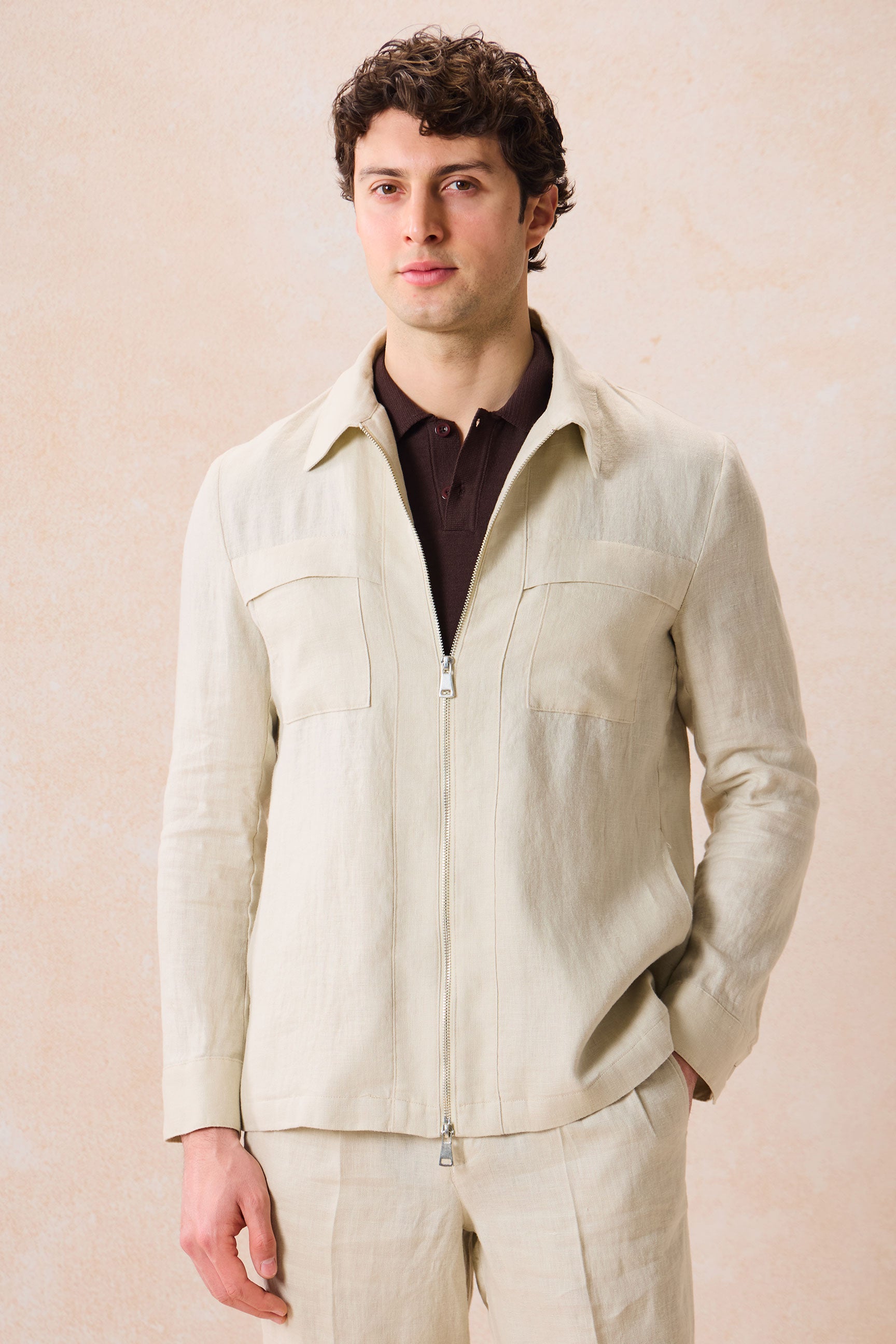 Surchemise légère d'été en lin beige pour homme, à fermeture éclair.