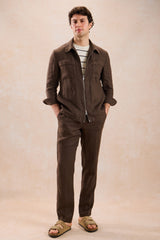 Costume deux pièces homme en lin marron, style safari, fermeture éclair, été.