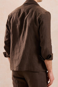 Costume deux pièces homme en lin marron, style safari, fermeture éclair, été.