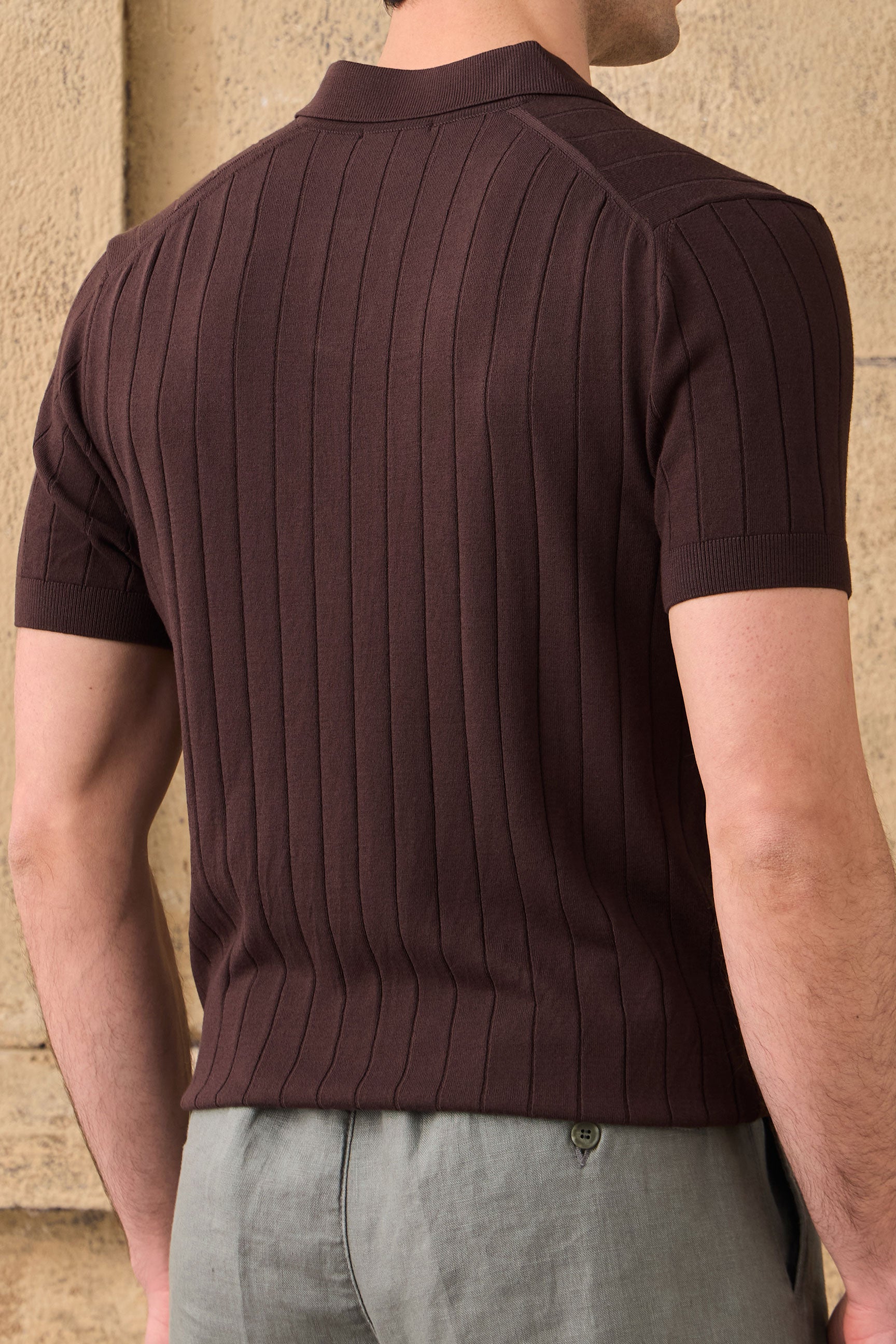 Polo homme marron en maille côtelée