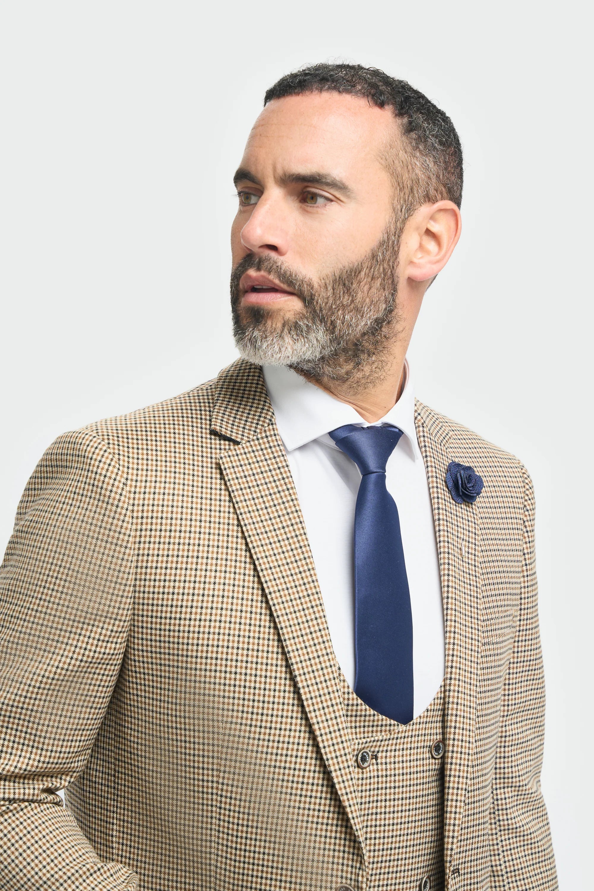 Costume beige à carreaux marine pour homme