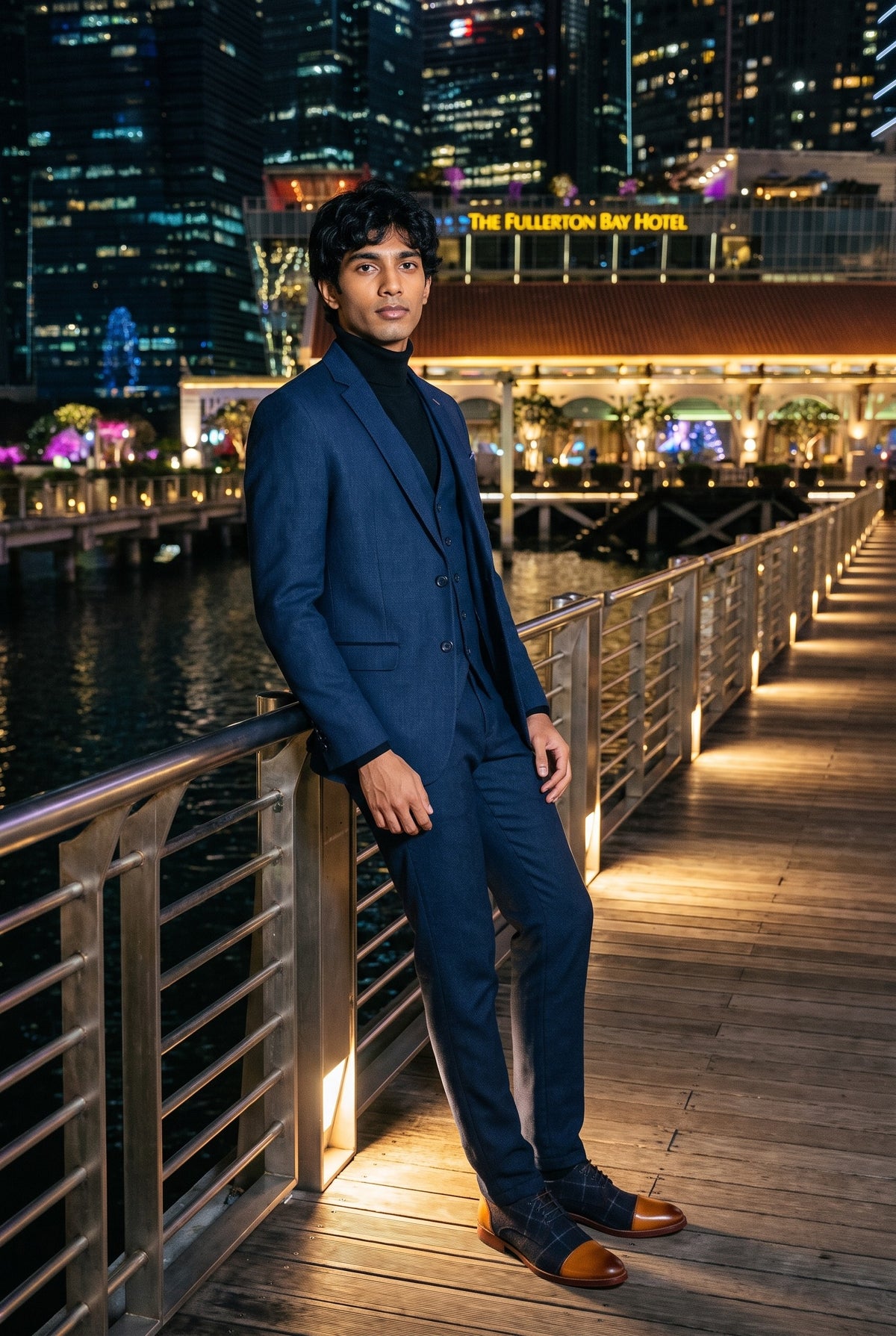 Look #996 styled with Costume trois pièces bleu marine pour homme, style œil-de-perdrix, idéal pour mariage, bal de promo, cérémonie élégante et classique.