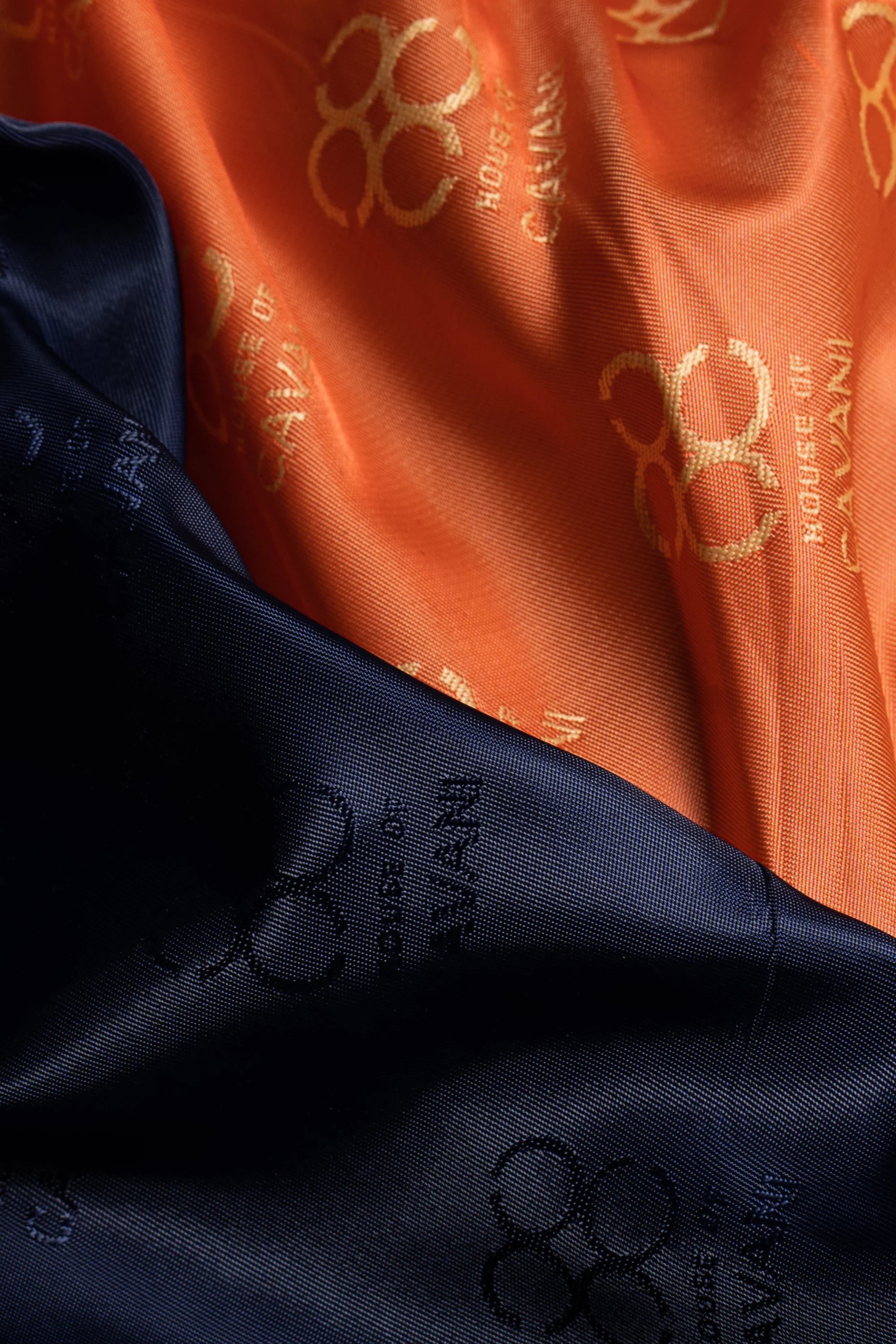 Costume trois pièces en velours noir à motif cachemire pour homme