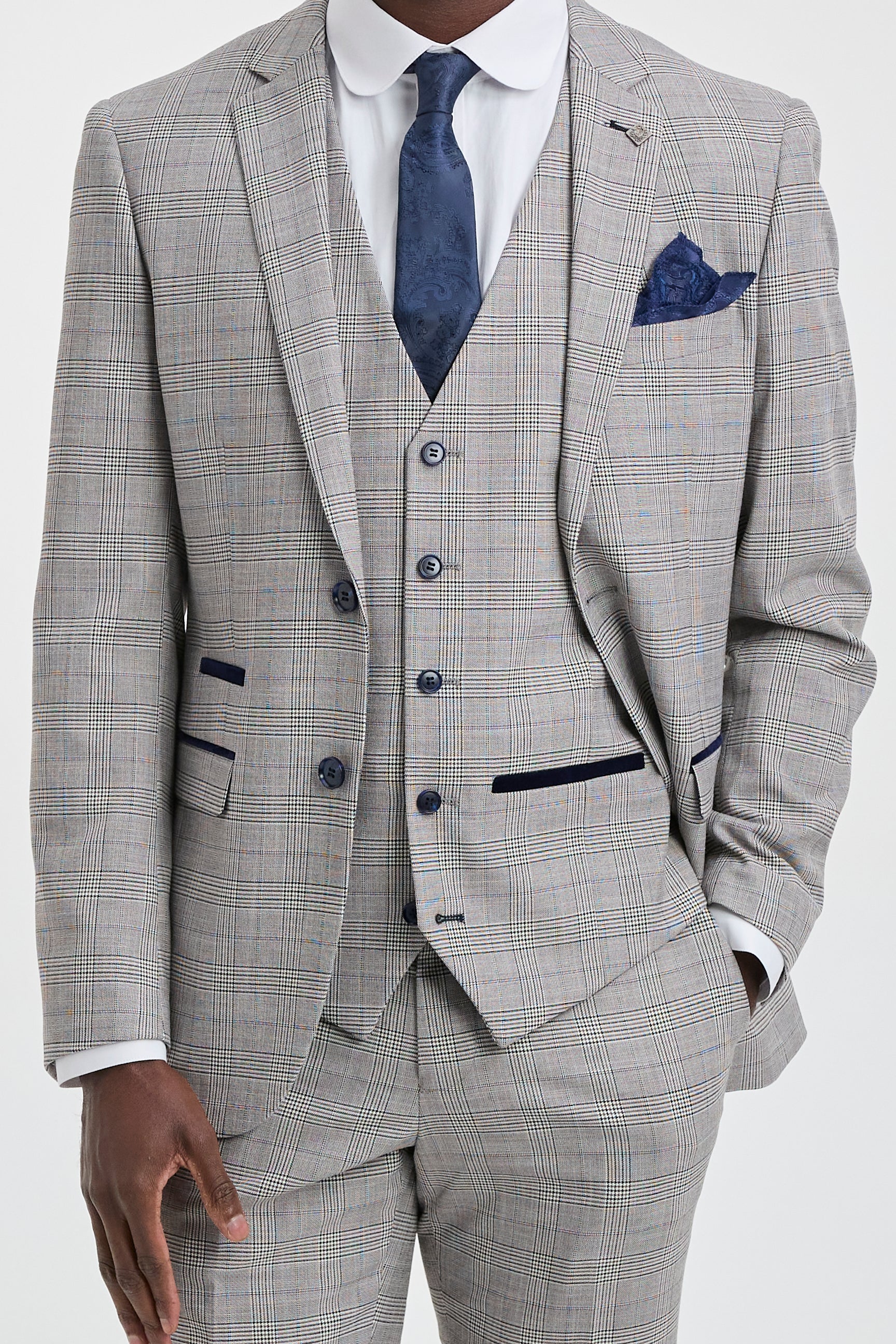 Costume trois pièces Hugo pour homme, gris clair, à carreaux bleu marine et finitions en velours