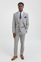 Costume trois pièces Hugo pour homme, gris clair, à carreaux bleu marine et finitions en velours
