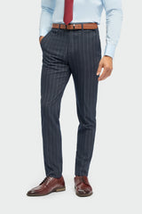 Costume trois pièces pour homme, rayures fines, bleu marine, style classique vintage rétro années 1920, coupe ajustée, idéal pour un mariage