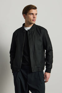 Veste bomber noire minimaliste et élégante pour homme