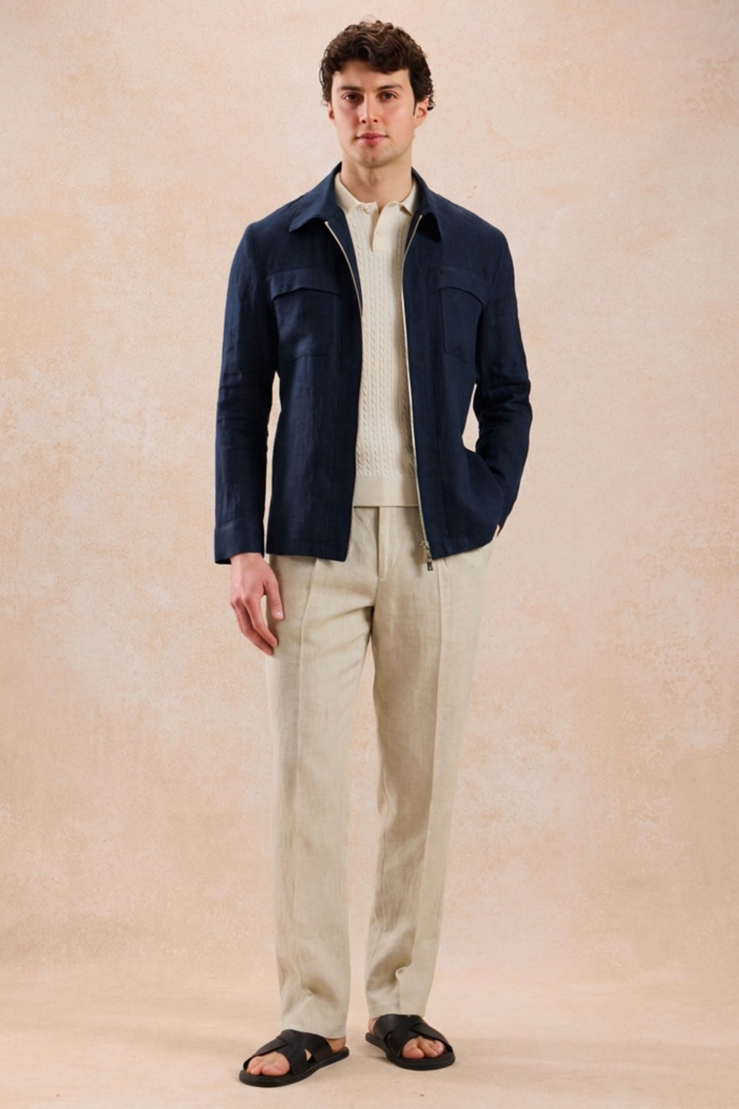Ensemble veste zippée en lin bleu marine et pantalon beige pour homme, tenue d'été élégante et décontractée