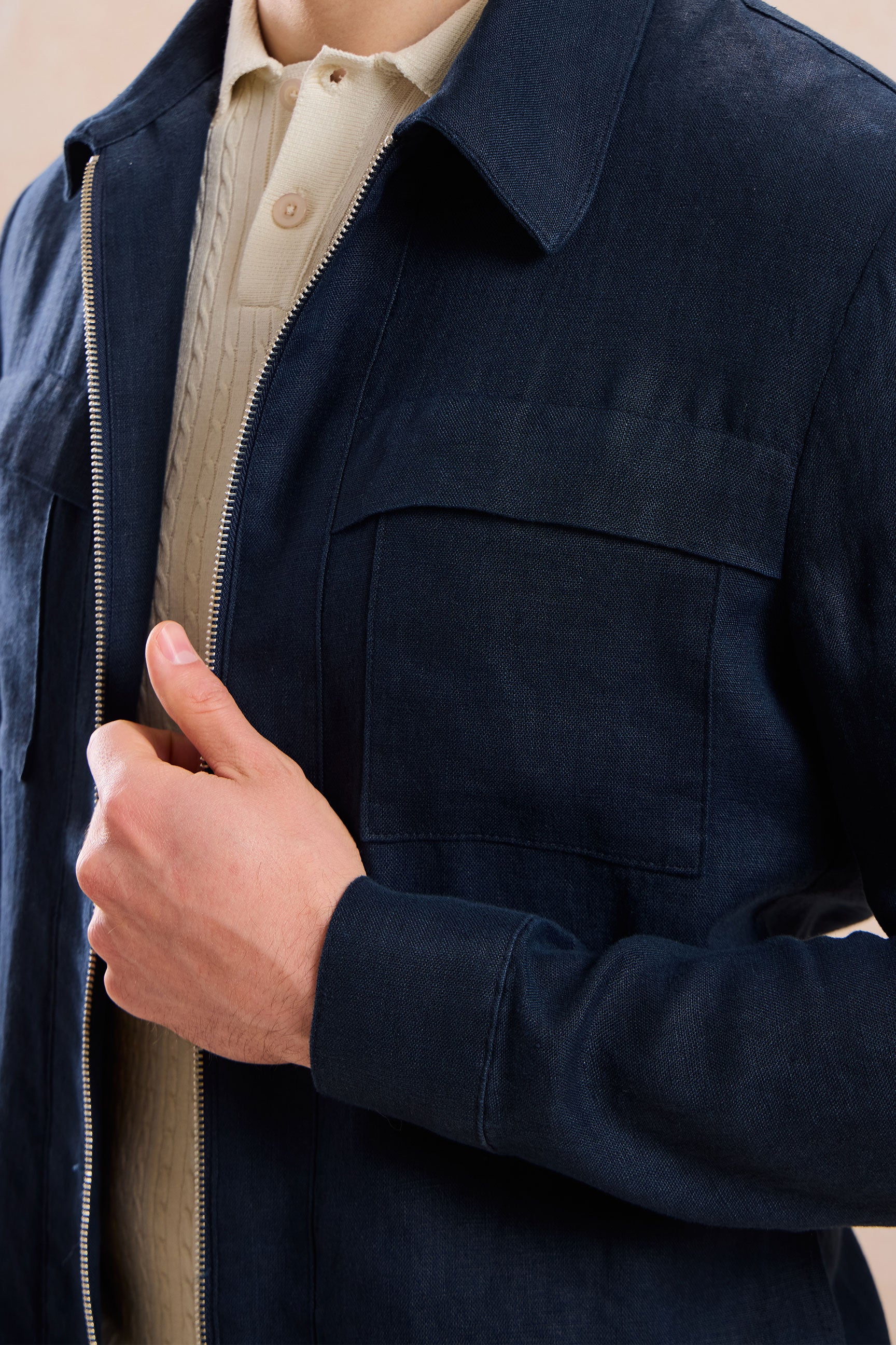 Ensemble veste zippée en lin bleu marine et pantalon sauge pour homme, tenue d'été élégante et décontractée