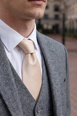 Cravate beige à motifs pour homme
