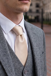 Cravate beige à motifs pour homme
