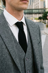 Cravate noire tricotée pour homme