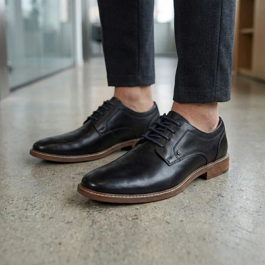 Chaussures Derby habillées pour hommes en cuir noir poli, unies
