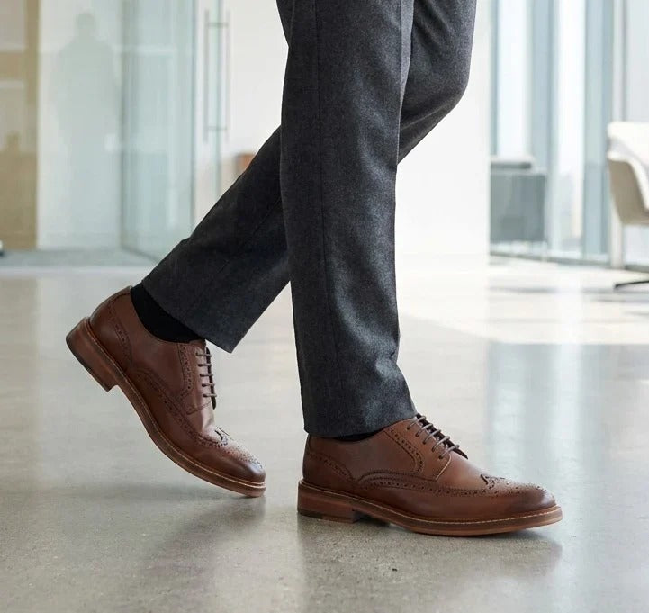 Chaussures habillées brogues en cuir marron pour hommes