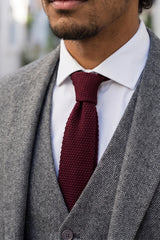 Cravate tricotée bordeaux pour homme
