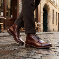 Bottines Balmoral pour homme, en cuir bordeaux, à revers.