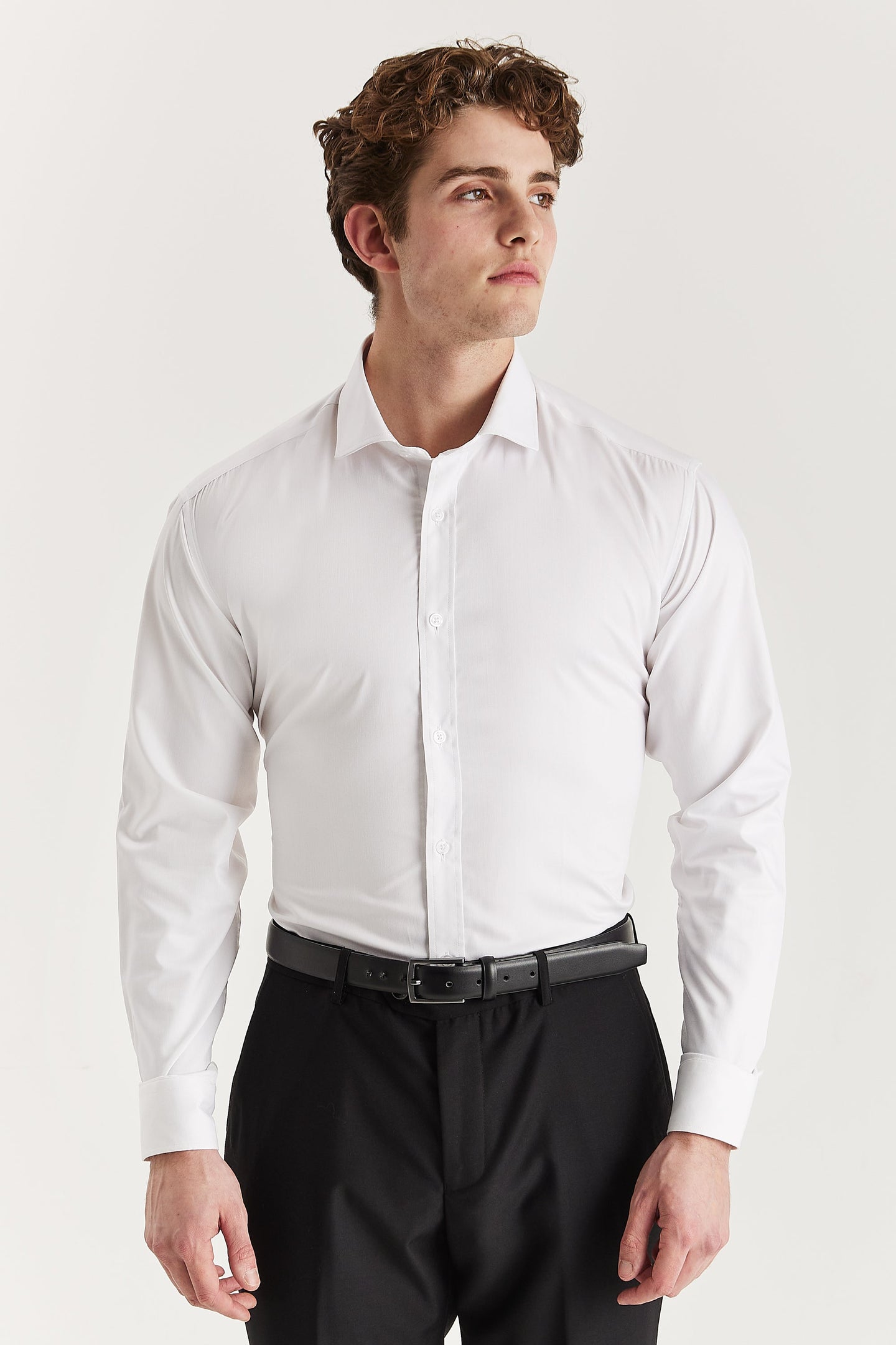 Chemise habillée classique pour homme, à poignets mousquetaires et col italien - Blanche